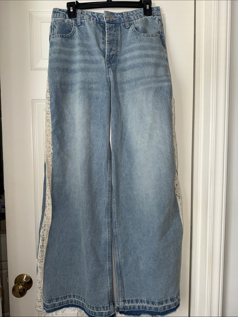 Light Wash Wide-Leg Jeans with Cream Lace Side Panels